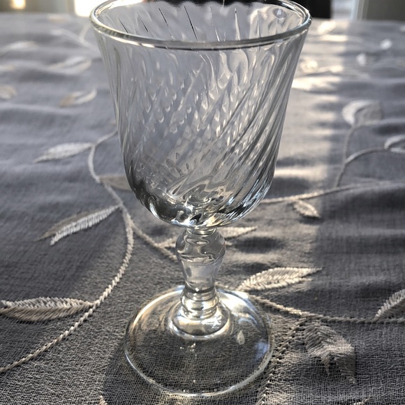 Vintage Mini Wine Aperitif Glass - set of 2. - Picture 8 of 10